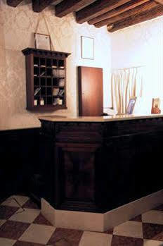 Al Leon Bed and breakfast